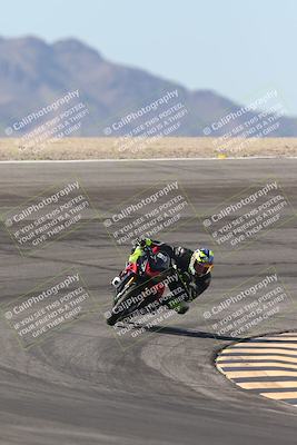 media/Oct-30-2025-Racers Edge (Thu) [[dabbdaf680]]/3-B Group/Session 2 (Bowl Exit)/